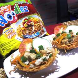 MANGKOK MIE PIZZA CHEESE AYAM INDOMIE